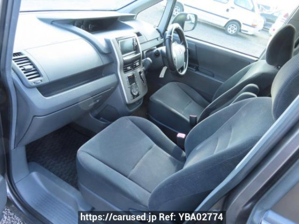 Used 2009 AT toyota noah ZRR70G Image[16]