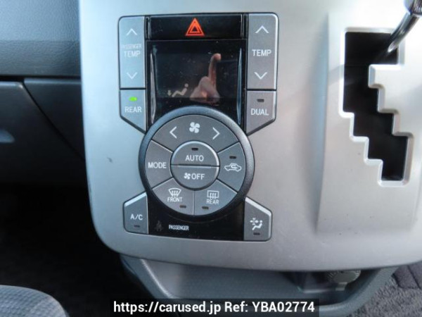 Used 2009 AT toyota noah ZRR70G Image[32]