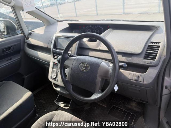 Used 2007 AT toyota noah ZRR70G Image[11]