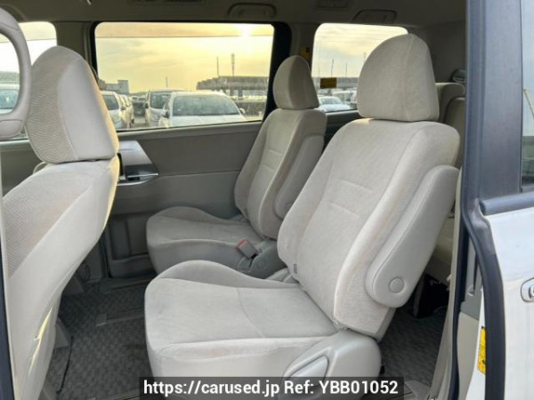 Used 2010 AT toyota noah ZRR70G Image[14]