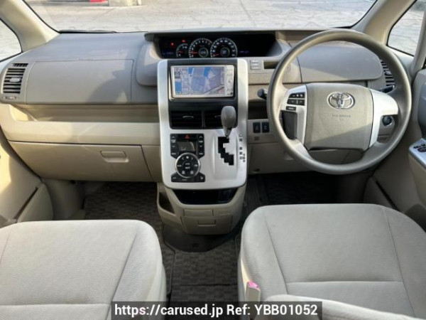 Used 2010 AT toyota noah ZRR70G Image[18]