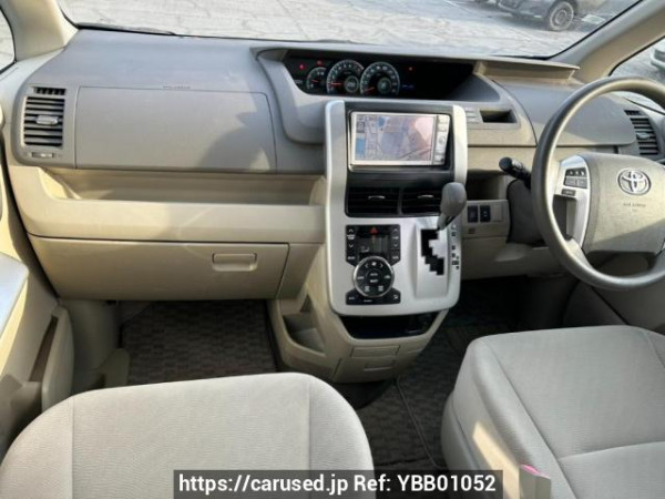 Used 2010 AT toyota noah ZRR70G Image[19]