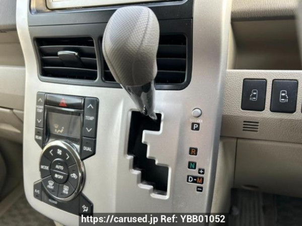 Used 2010 AT toyota noah ZRR70G Image[28]