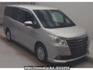 Toyota Noah ZWR80G