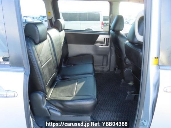 Used 2008 AT toyota voxy ZRR70W Image[18]