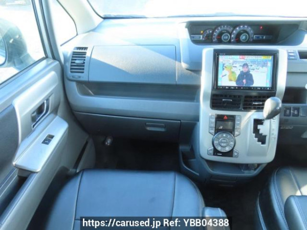 Used 2008 AT toyota voxy ZRR70W Image[25]