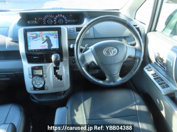 Used 2008 AT toyota voxy ZRR70W Image[26]