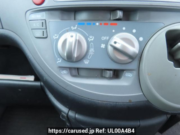Used 2005 AT toyota sienta NCP81G Image[32]