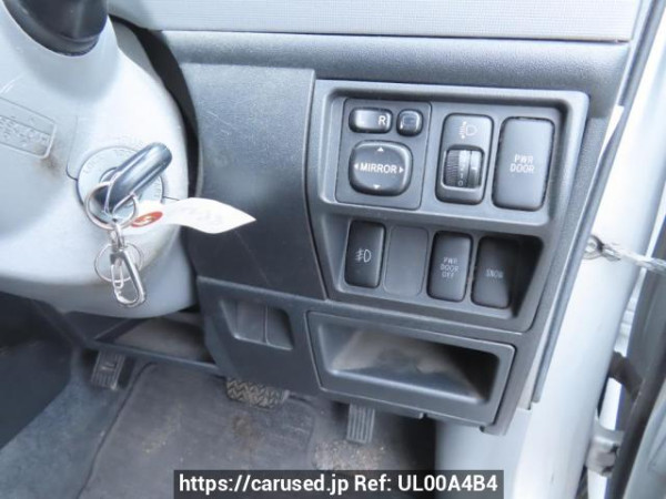 Used 2005 AT toyota sienta NCP81G Image[33]