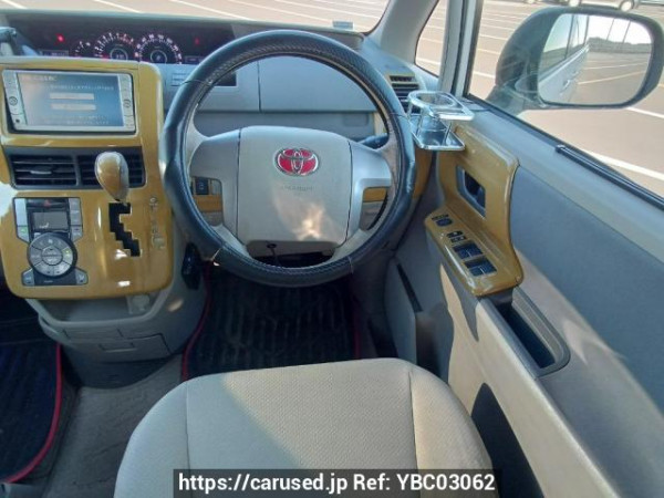 Used 2010 AT toyota noah ZRR70W Image[20]