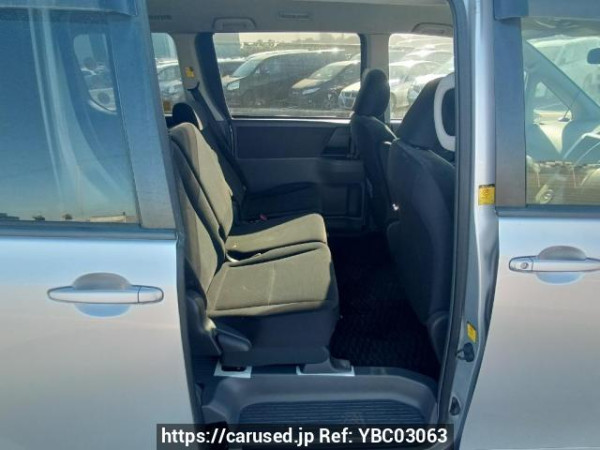 Used 2009 AT toyota noah ZRR75W Image[15]