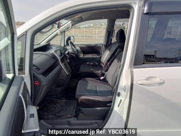 Used 2009 AT toyota noah ZRR70W Image[14]