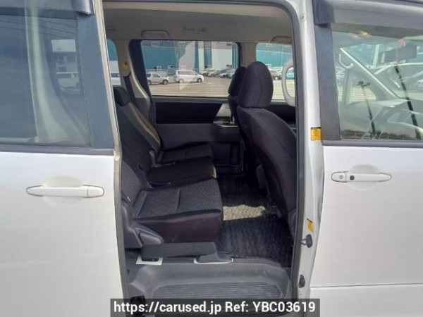 Used 2009 AT toyota noah ZRR70W Image[15]