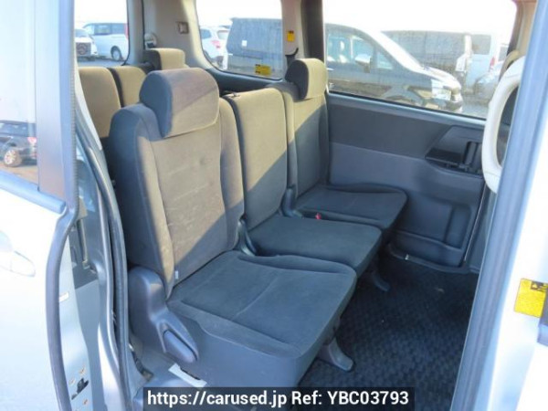 Used 2008 AT toyota noah ZRR70G Image[19]