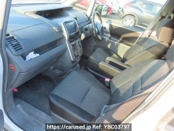 Used 2010 AT toyota noah ZRR75W Image[15]