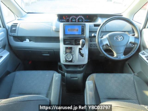 Used 2010 AT toyota noah ZRR75W Image[23]