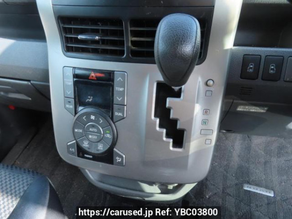 Used 2009 AT toyota noah ZRR70W Image[32]