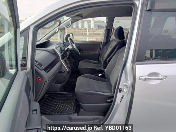 Used 2009 AT toyota noah ZRR70G Image[14]
