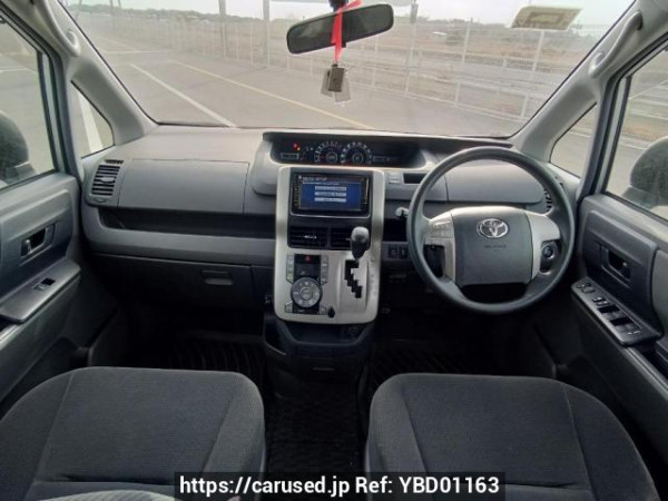 Used 2009 AT toyota noah ZRR70G Image[18]