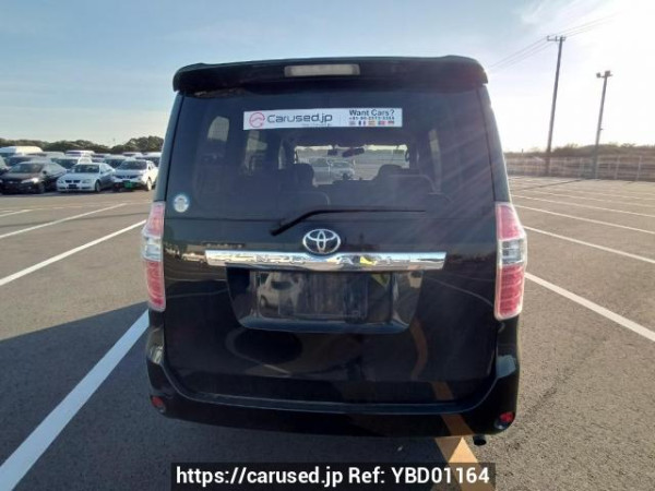 Used 2007 AT toyota noah ZRR70G Image[5]