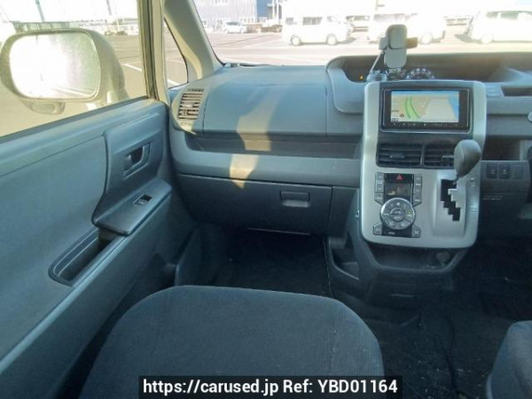 Used 2007 AT toyota noah ZRR70G Image[19]