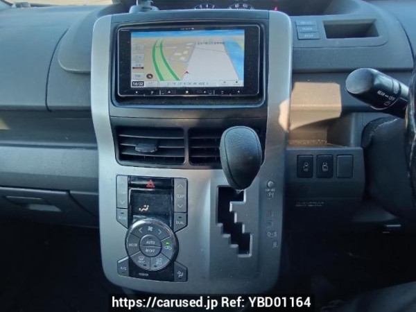 Used 2007 AT toyota noah ZRR70G Image[22]