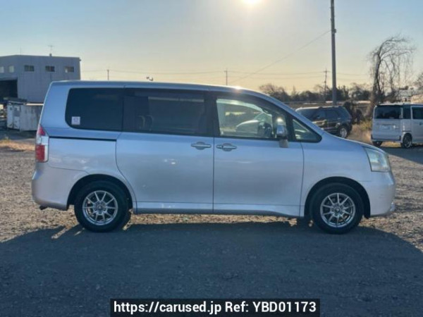 Used 2007 AT toyota noah ZRR70G Image[7]