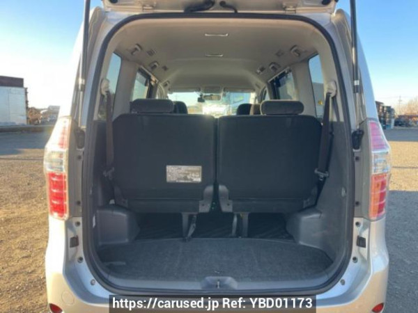 Used 2007 AT toyota noah ZRR70G Image[8]