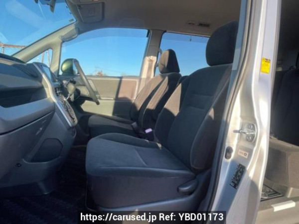 Used 2007 AT toyota noah ZRR70G Image[15]