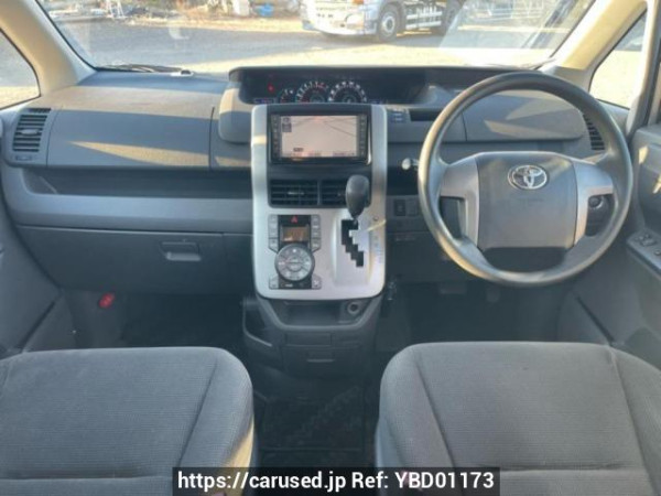 Used 2007 AT toyota noah ZRR70G Image[21]