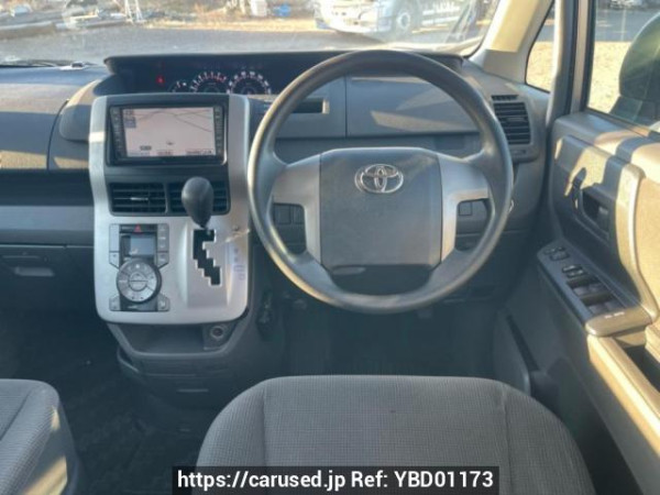 Used 2007 AT toyota noah ZRR70G Image[23]