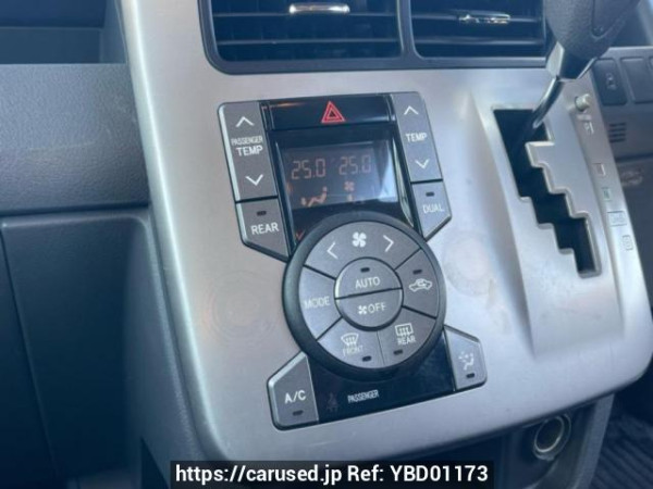 Used 2007 AT toyota noah ZRR70G Image[28]