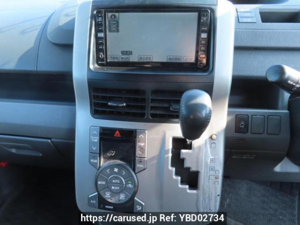 Used 2007 AT toyota voxy ZRR70W Image[29]