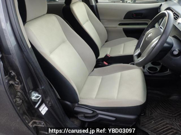 Used 2012 AT toyota aqua NHP10 Image[9]