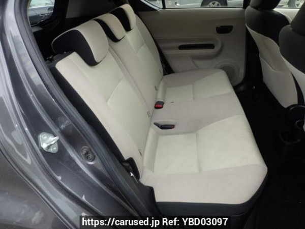 Used 2012 AT toyota aqua NHP10 Image[11]
