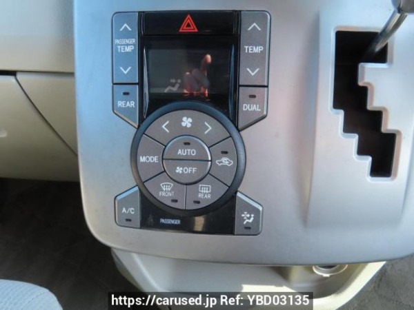 Used 2007 AT toyota noah ZRR70G Image[33]