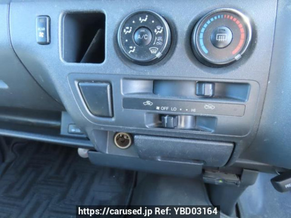 Used 2005 AT toyota regiusace-van KDH205V Image[30]