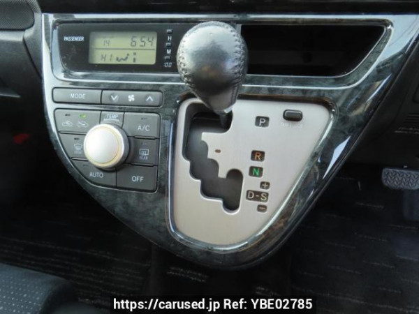 Used 2006 AT toyota wish ZNE10G Image[28]
