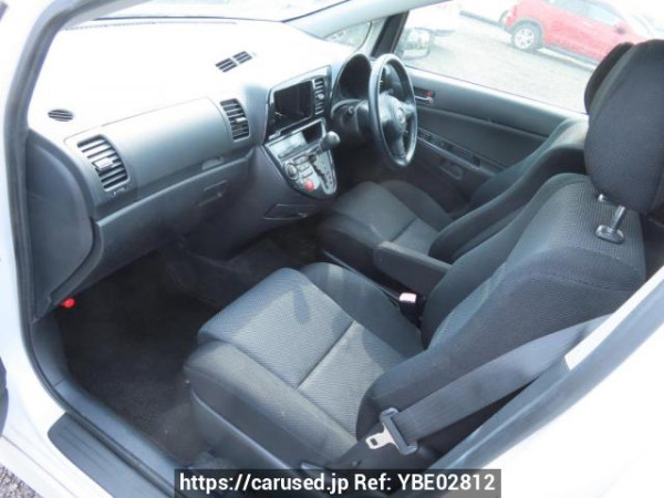 Used 2004 AT toyota wish ZNE14G Image[16]