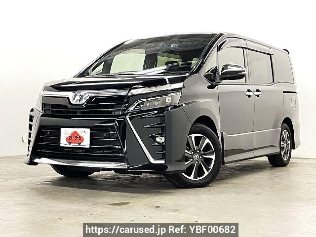 Buy Used 2019 Toyota Voxy DBA-ZRR80W (YBF00682) - Carused.jp
