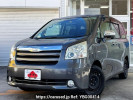 Toyota Noah DBA-ZRR70G
