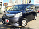 Toyota Noah DBA-ZRR70G