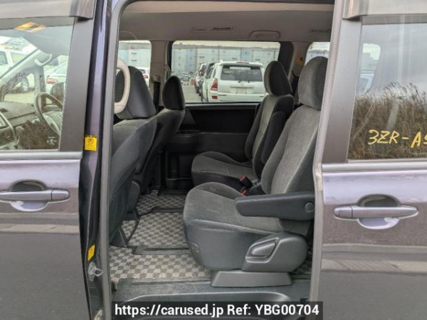 Used 2010 AT toyota noah ZRR70G Image[13]