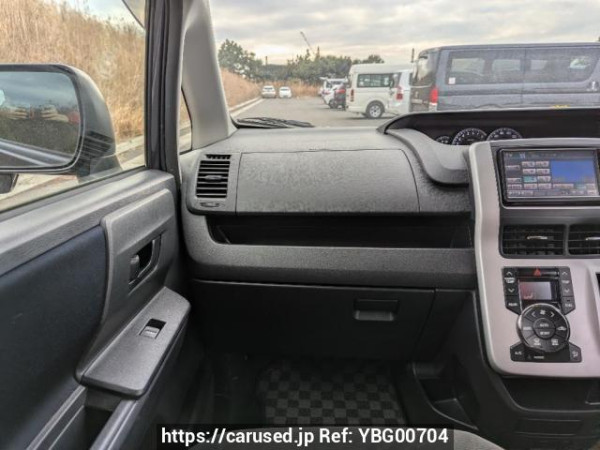 Used 2010 AT toyota noah ZRR70G Image[17]