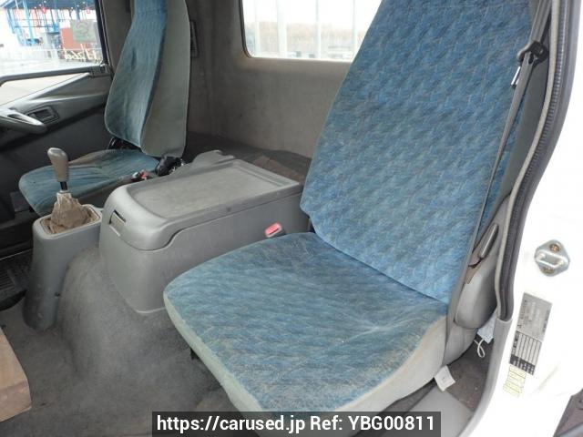 Buy Used 2001 Mitsubishi Fighter FK71HHZ (YBG00811) - Carused.jp