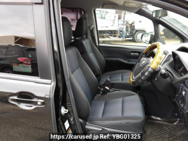 Used 2015 AT toyota noah ZRR80W Image[14]
