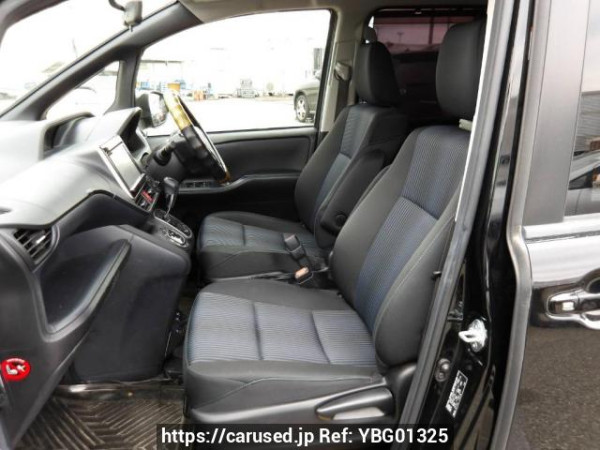 Used 2015 AT toyota noah ZRR80W Image[15]