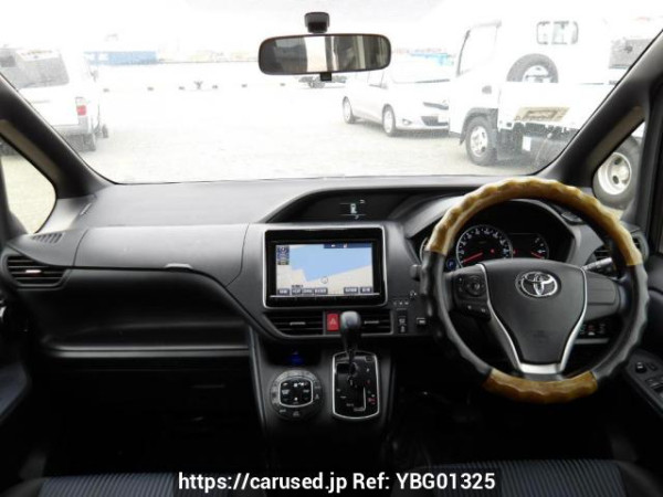 Used 2015 AT toyota noah ZRR80W Image[20]