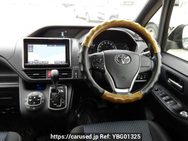 Used 2015 AT toyota noah ZRR80W Image[22]
