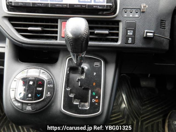 Used 2015 AT toyota noah ZRR80W Image[28]